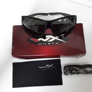 😎Final😎Ladies Wiley X Sunglasses & Case